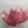 geometrische Schokoladenherzen Ruby mit Nougat Brownie Füllung Konditorei Kartenberg